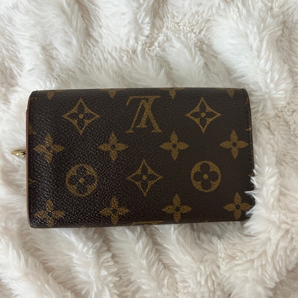 Louis Vuitton Brown Monogram Wallet Iconic Design - Picture 2 of 8